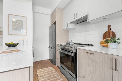 Photo 11 at 4 - 35 Birchcliff Avenue, Cliffside, Toronto