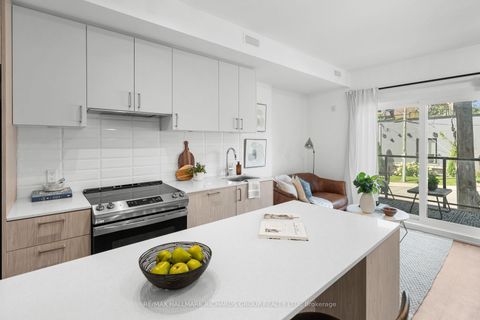 Photo 15 at 4 - 35 Birchcliff Avenue, Cliffside, Toronto