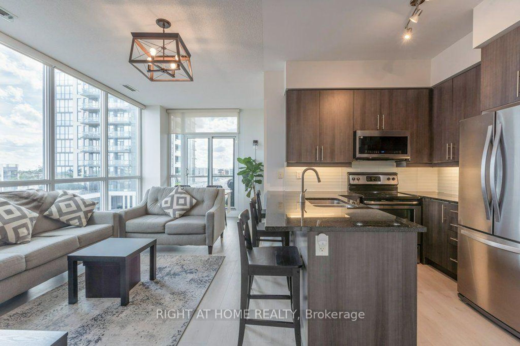 618 - 1185 The Queensway, City Centre West, Toronto 