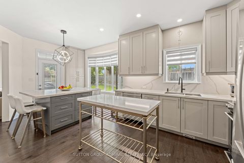 Photo 7 at 57 Bentwood Crescent, Patterson, Vaughan