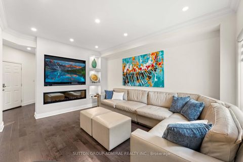Photo 11 at 57 Bentwood Crescent, Patterson, Vaughan