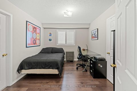 Photo 16 at 57 Bentwood Crescent, Patterson, Vaughan