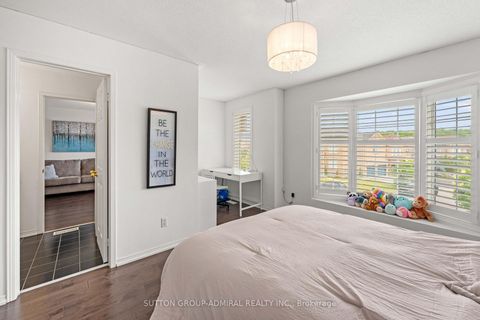 Photo 17 at 57 Bentwood Crescent, Patterson, Vaughan