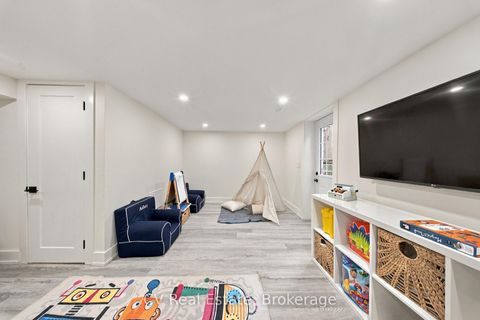 Photo 23 at 287 Yonge Boulevard, Nortown, Toronto