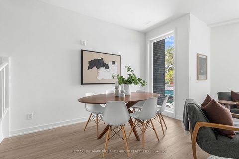 Photo 4 at 39 - 35 Birchcliff Avenue, Cliffside, Toronto