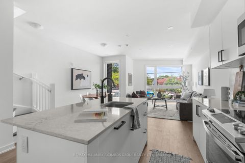Photo 13 at 39 - 35 Birchcliff Avenue, Cliffside, Toronto