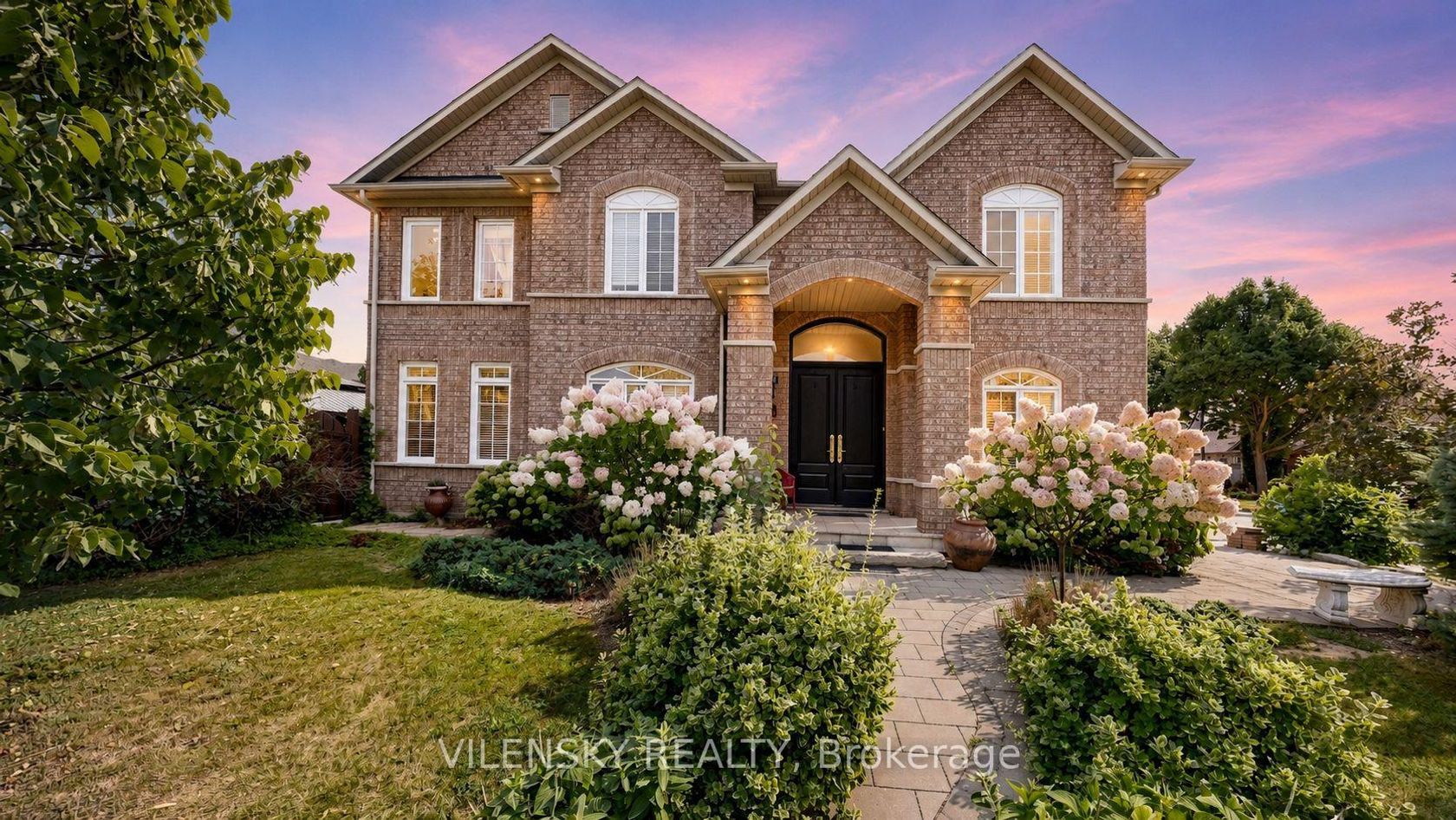 140 Marbella Road, Sonoma Heights, Vaughan photo number 2
