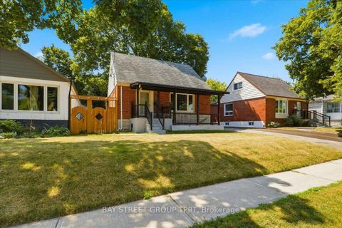 Photo 0 at 134 Clearbrooke Circle, Kipling, Toronto