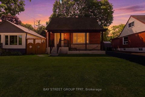 Photo 1 at 134 Clearbrooke Circle, Kipling, Toronto