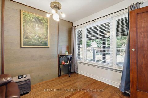 Photo 5 at 134 Clearbrooke Circle, Kipling, Toronto