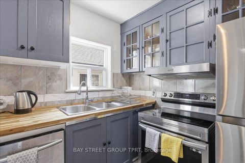 Photo 9 at 134 Clearbrooke Circle, Kipling, Toronto