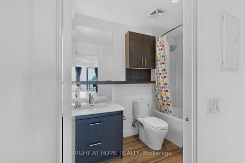 Photo 11 at 7 - 128 Fairview Mall Drive, Don Valley Village, Toronto