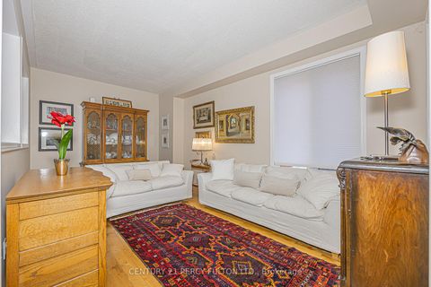 Photo 4 at 84 Loraview Lane, Aurora Highlands, Aurora