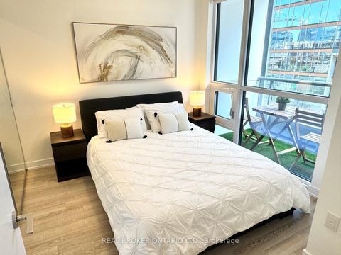 Photo 6 at 420 - 15 Richardson Street, Waterfront Communities C8, Toronto