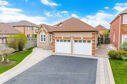 Photo 0 at 222 Caproni Drive, Maple, Vaughan