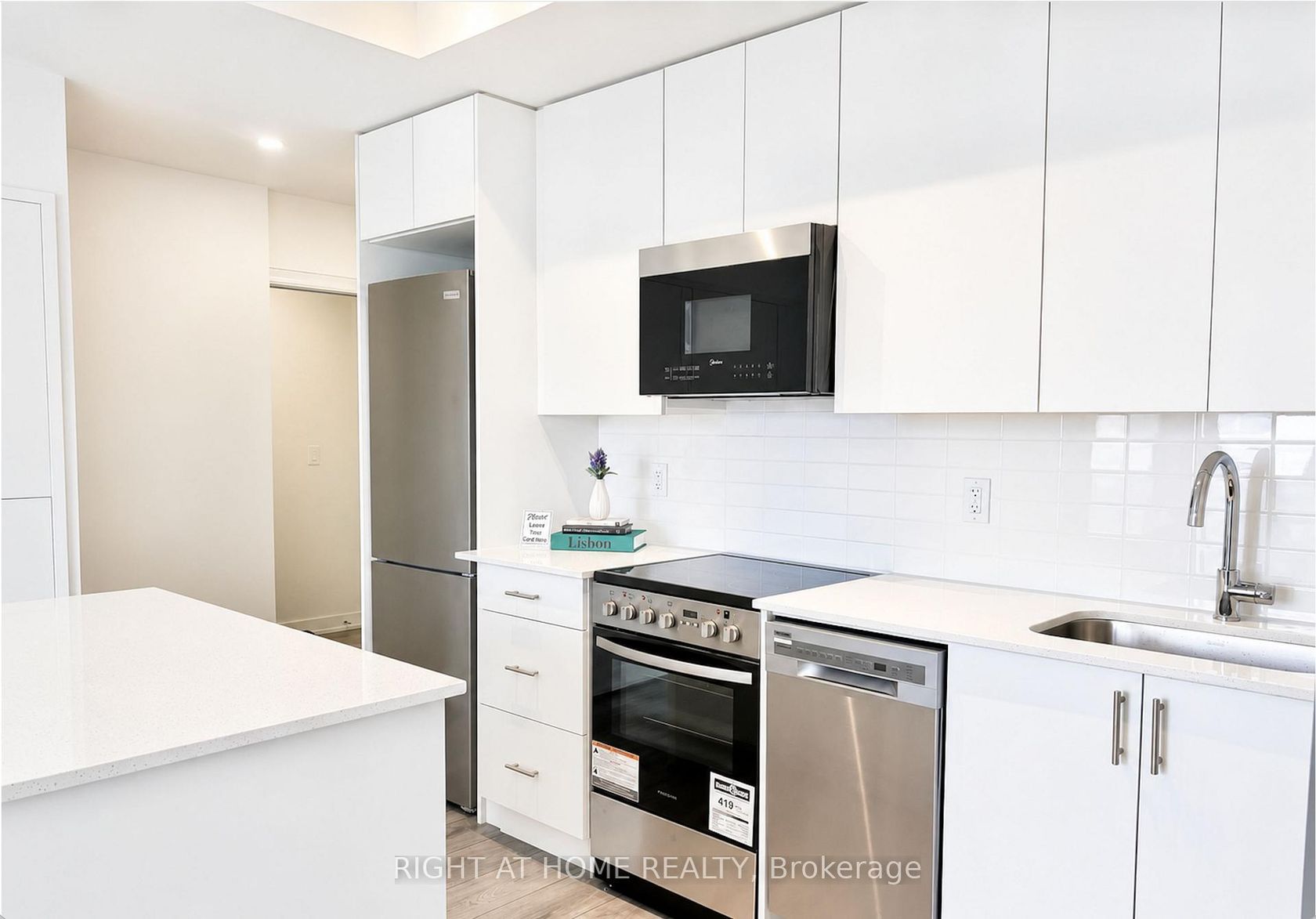 2405 - 15 Ellerslie Avenue, Willowdale West, Toronto 
