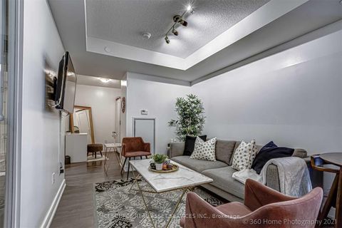 Photo 4 at 1020 - 525 Adelaide Street W, Waterfront Communities C1, Toronto
