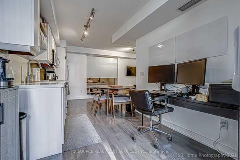 Photo 6 at 1020 - 525 Adelaide Street W, Waterfront Communities C1, Toronto