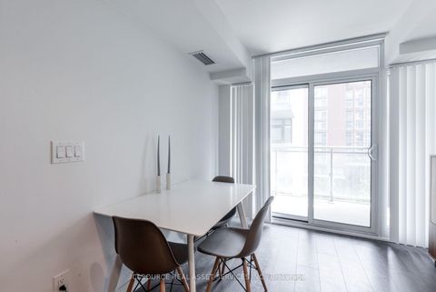 Photo 7 at 1020 - 525 Adelaide Street W, Waterfront Communities C1, Toronto
