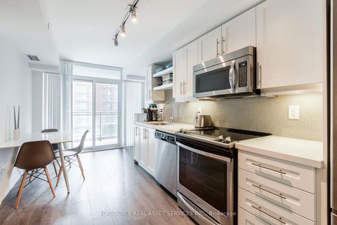 Photo 10 at 1020 - 525 Adelaide Street W, Waterfront Communities C1, Toronto