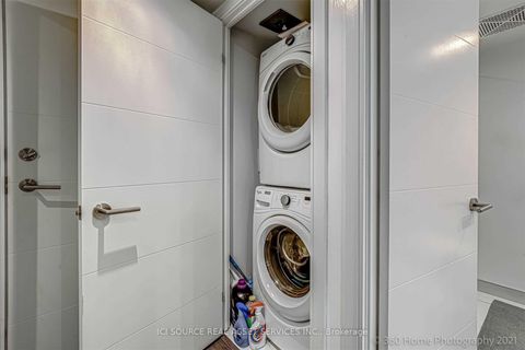 Photo 14 at 1020 - 525 Adelaide Street W, Waterfront Communities C1, Toronto