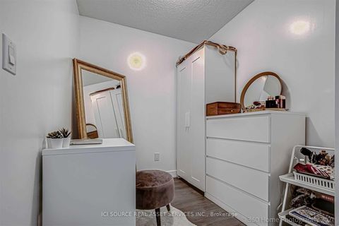 Photo 16 at 1020 - 525 Adelaide Street W, Waterfront Communities C1, Toronto