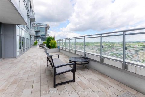Photo 24 at 1020 - 525 Adelaide Street W, Waterfront Communities C1, Toronto