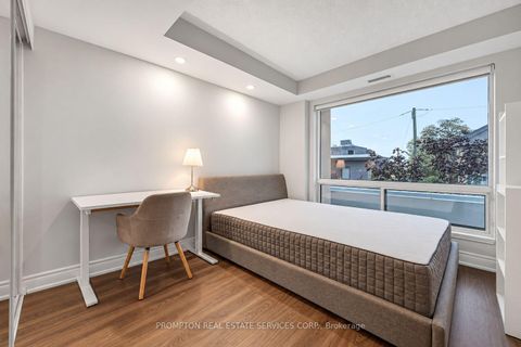 Photo 2 at 210 - 1 Hycrest Avenue, Willowdale East, Toronto