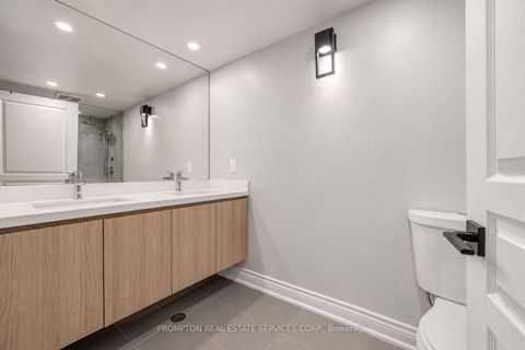 Photo 3 at 210 - 1 Hycrest Avenue, Willowdale East, Toronto