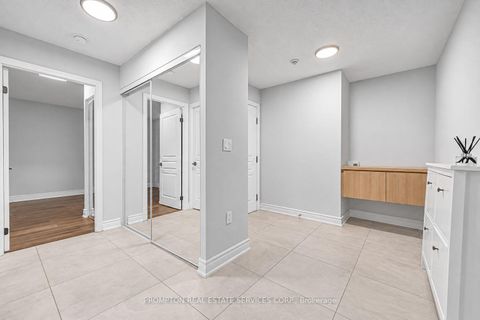 Photo 5 at 210 - 1 Hycrest Avenue, Willowdale East, Toronto