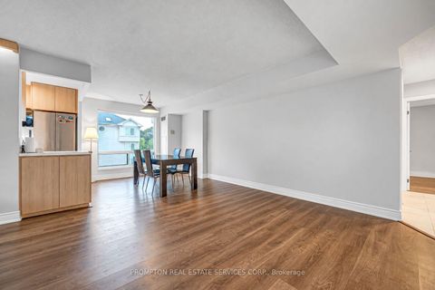 Photo 6 at 210 - 1 Hycrest Avenue, Willowdale East, Toronto