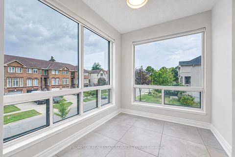 Photo 10 at 210 - 1 Hycrest Avenue, Willowdale East, Toronto