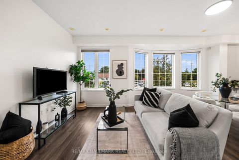 Photo 5 at 52 - 4689 Kingston Road, West Hill, Toronto