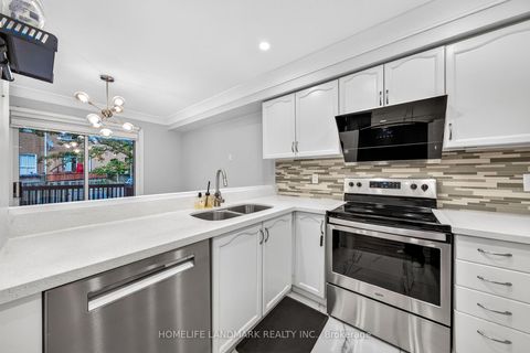 Photo 7 at 92 Denton Circle, Maple, Vaughan