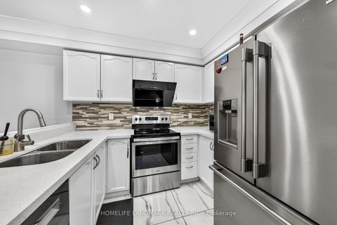 Photo 9 at 92 Denton Circle, Maple, Vaughan