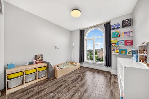 Photo 11 at 92 Denton Circle, Maple, Vaughan