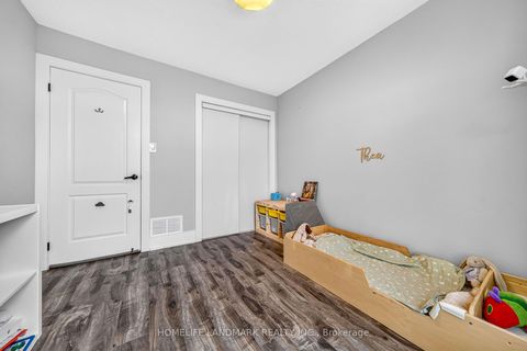 Photo 12 at 92 Denton Circle, Maple, Vaughan