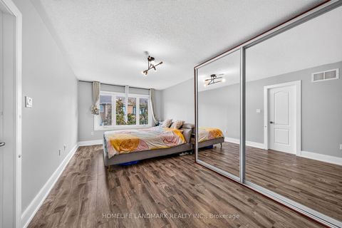 Photo 15 at 92 Denton Circle, Maple, Vaughan
