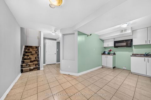 Photo 19 at 92 Denton Circle, Maple, Vaughan