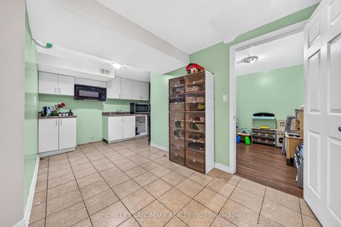 Photo 20 at 92 Denton Circle, Maple, Vaughan
