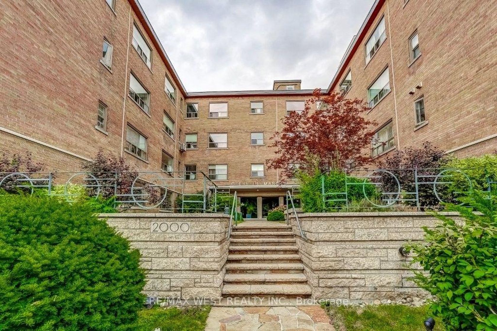 203 - 2000 Bloor Street W, High Park North, Toronto 
