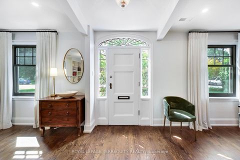 Photo 2 at 37 De Vere Gardens, Nortown, Toronto
