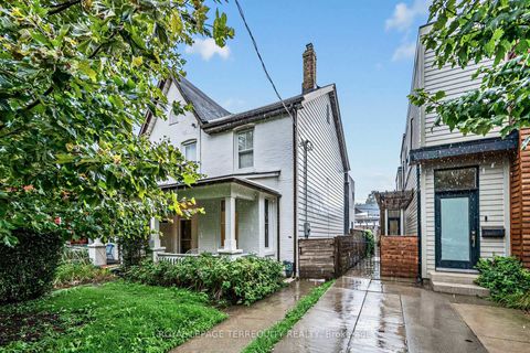 Photo 0 at 16 Fennings Street, Bellwoods, Toronto