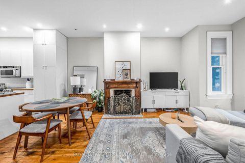 Photo 3 at 16 Fennings Street, Bellwoods, Toronto