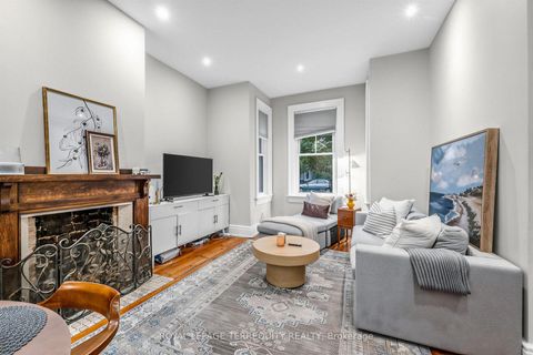 Photo 4 at 16 Fennings Street, Bellwoods, Toronto