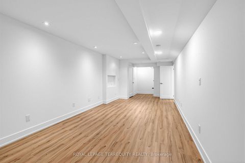 Photo 27 at 16 Fennings Street, Bellwoods, Toronto