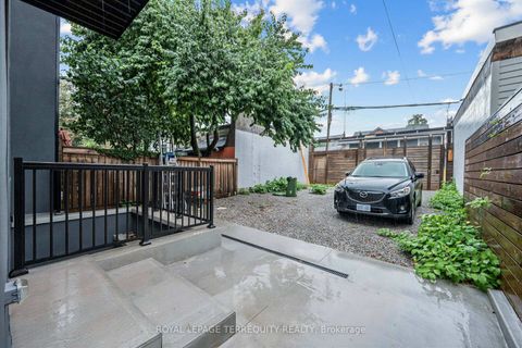 Photo 34 at 16 Fennings Street, Bellwoods, Toronto