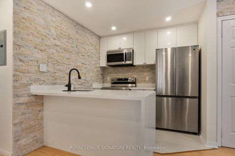 Photo 6 at 8 - 11 Niagara Street, Waterfront Communities C1, Toronto
