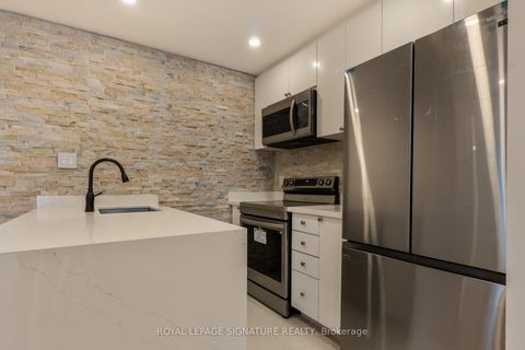 Photo 7 at 8 - 11 Niagara Street, Waterfront Communities C1, Toronto
