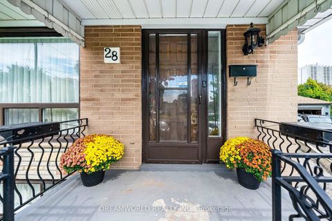 Photo 1 at 28 Rabton Court, CFB, Toronto